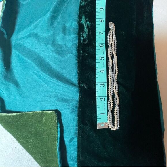 Two toned gray and creamy classic Pearl necklace - Picture 7 of 8